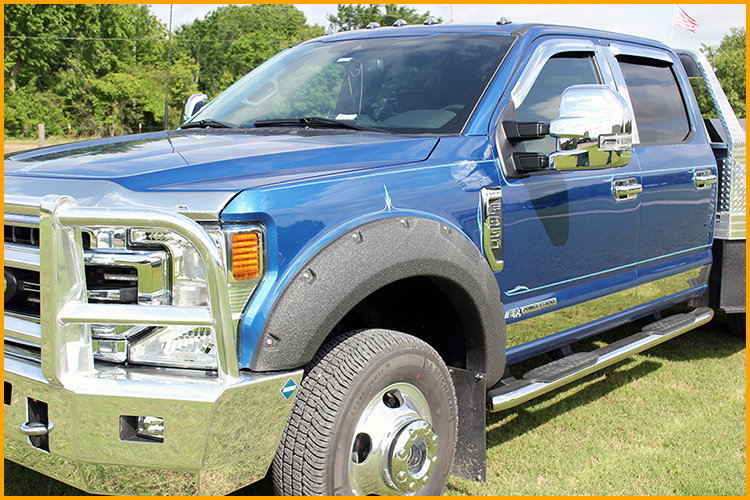 Ford F350 Super Duty flatbed.